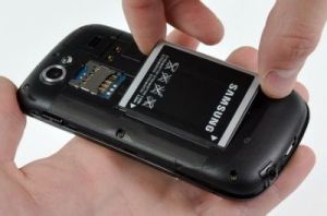 How to Save a Wet Cell Phone3