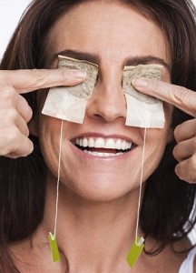 Beauty benefits of used tea and tea bag2