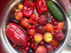 Natural Ways To Remove Pesticides From Fruits and Vegetables1