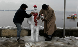 snowman-building 'anti-Islamic' 5