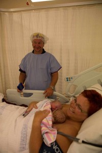 woman-reaches-delivers-twin-babies-caesarean9