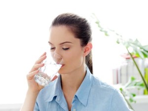 woman-drinking-glass-water-morning1
