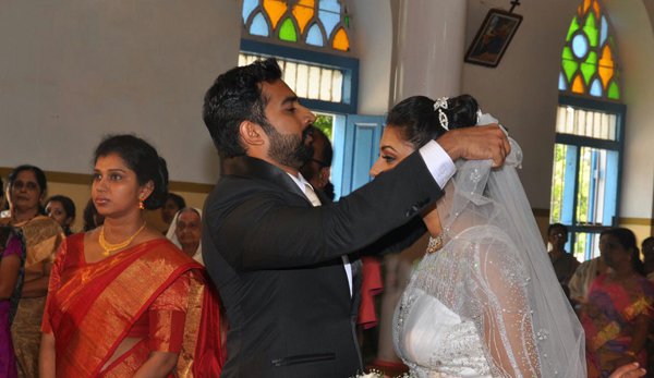 Jewel Mary to marry Jenzon3